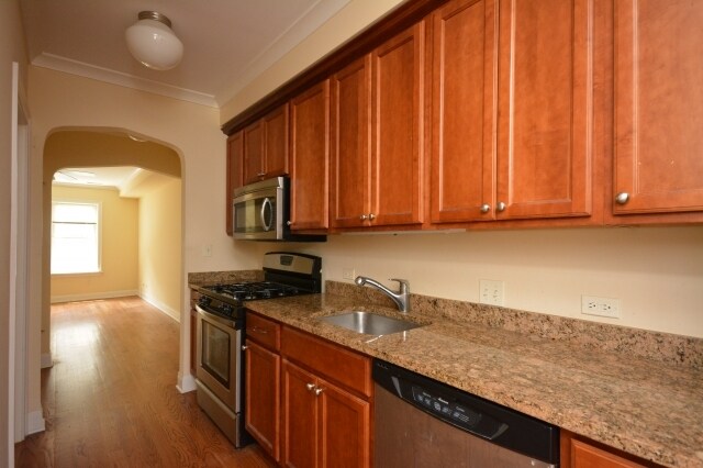 Foto del edificio - 2706 W Ainslie St