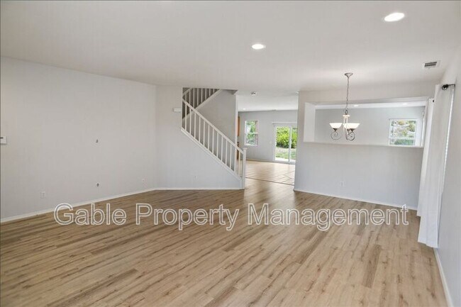 Building Photo - 29620 Teasedale Pl