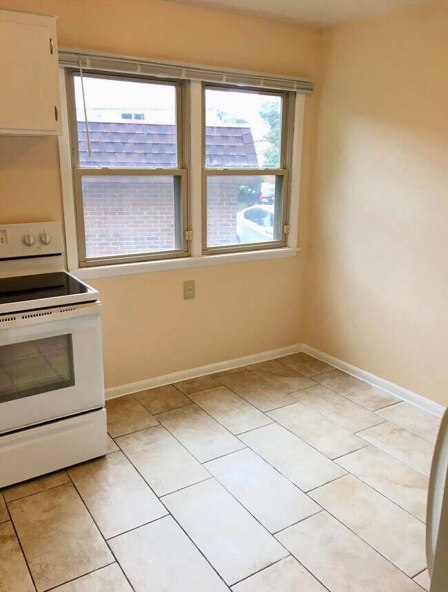 Foto del edificio - 422 Rushmore Ln
