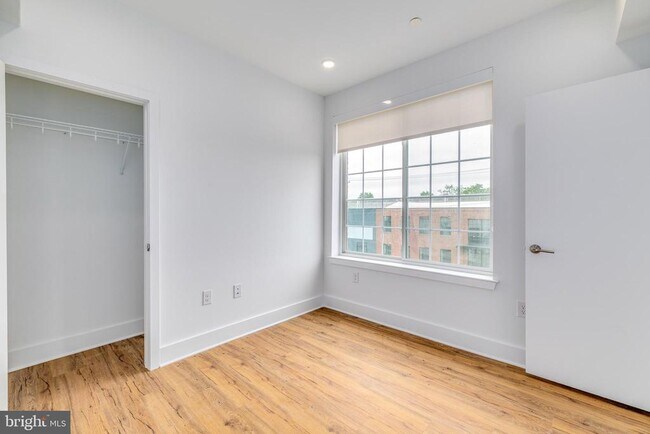 Building Photo - 2101 Washington Ave