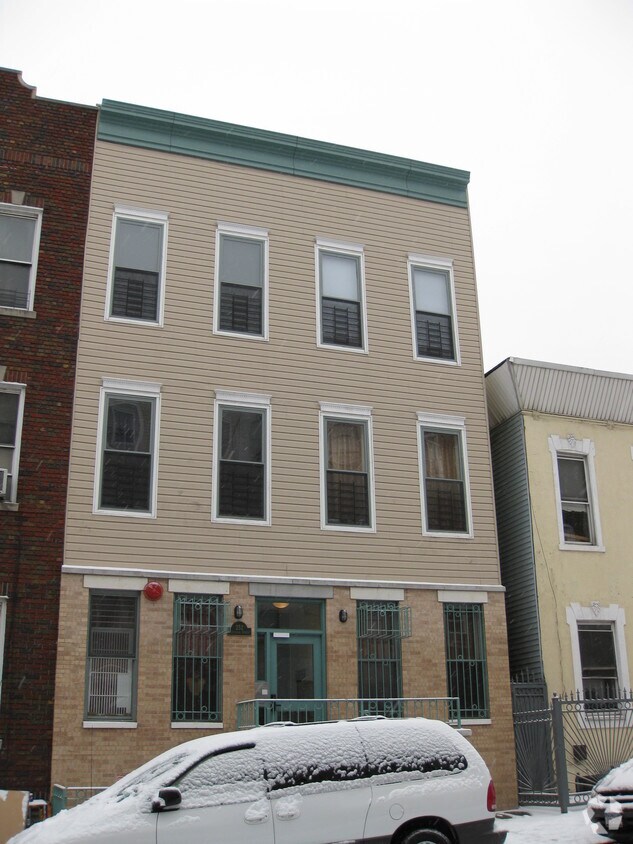 Primary Photo - 252 Jefferson St