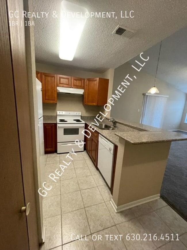Building Photo - ***PALATINE FOXFIRE CONDO / 1 BDRM / W&D I...