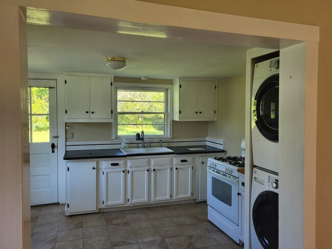 Building Photo - 5294 Alberene Rd