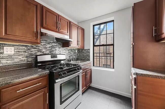 Building Photo - 246 West 150th Street
