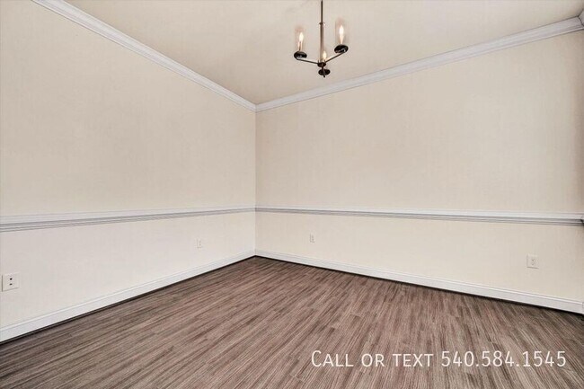 Foto del edificio - 6982 Linn Cove Court