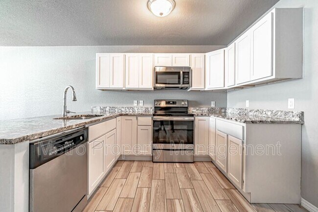 Building Photo - 109 2nd Ave SW