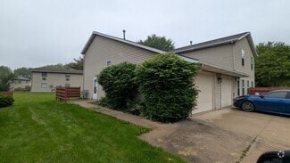 Building Photo - 873 Kerns Dr NE