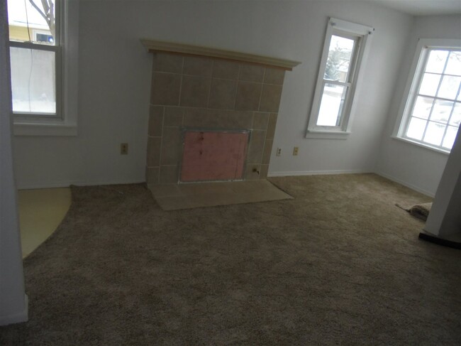 Foto del edificio - 2209 Lower Huntington Rd