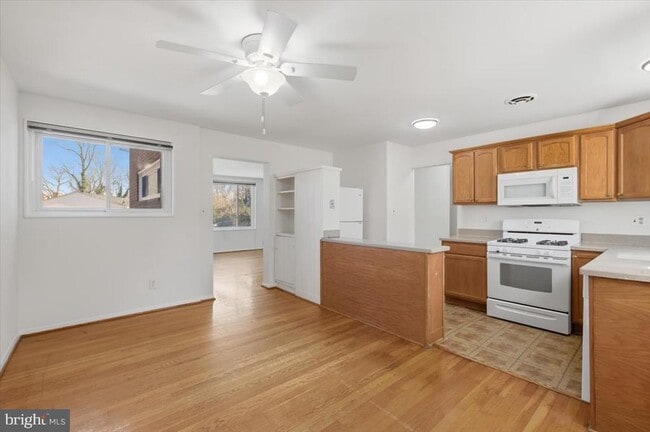 Foto del edificio - 5039 8th Rd S