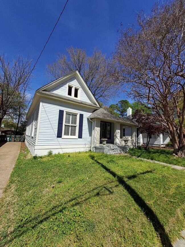 Building Photo - 2184 Cowden Ave