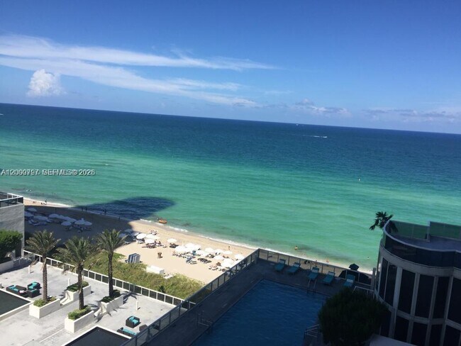 Building Photo - 15811 Collins Ave