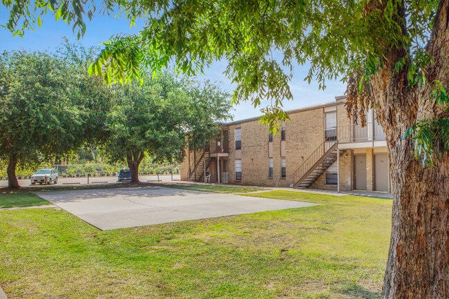 Foto del edificio - Bear Creek Apartments