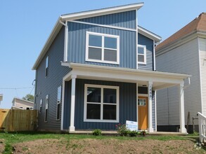 Building Photo - 1446 Wendell Ave