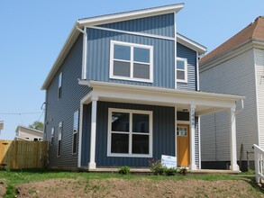 Building Photo - 1446 Wendell Ave