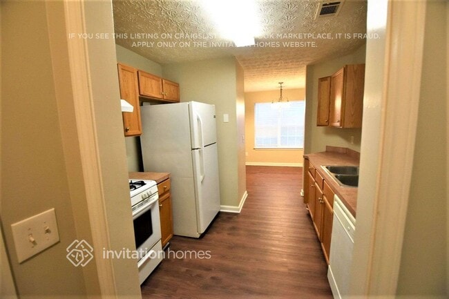 Building Photo - 125 S Greenfield Cir