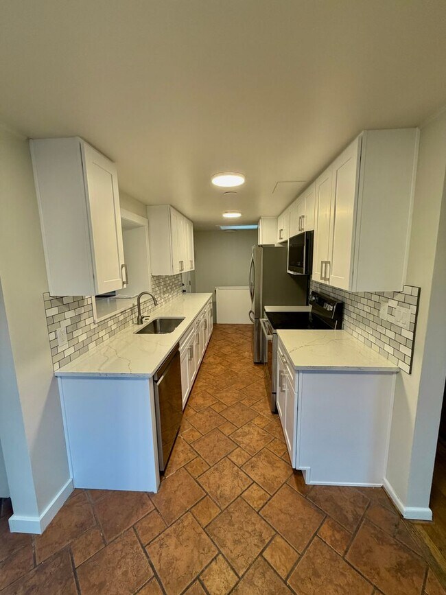 Foto del edificio - Beautifully Updated Ridgecrest 4-Bedroom Home 1/2 Month Rent Concession!!!