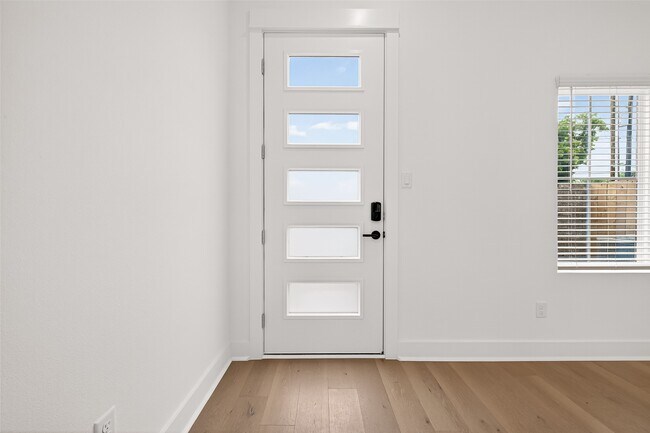 Foto del edificio - 328 Neyland St