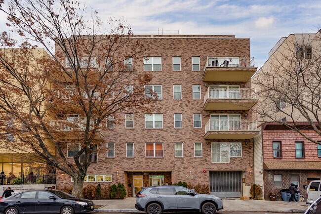 Building - 2848 W 15th St