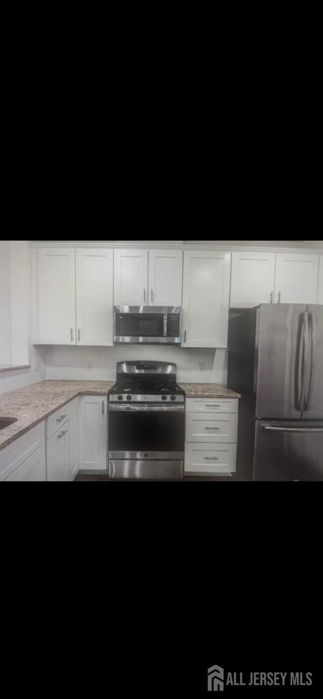 Building Photo - 714 Stiller Ln