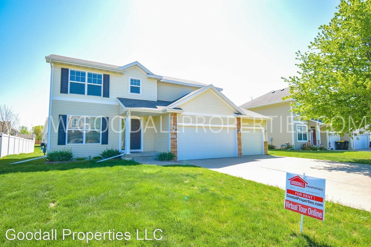 4 br, 2.5 bath House 705 SE Carefree Lane House Rental in Waukee