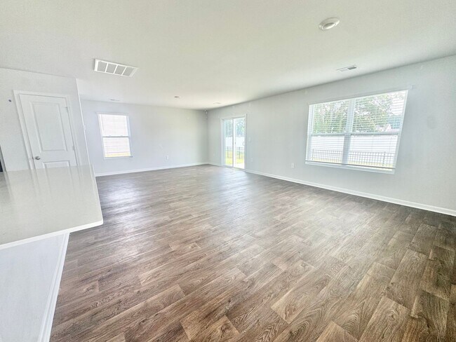 Foto del edificio - Available August 13!!