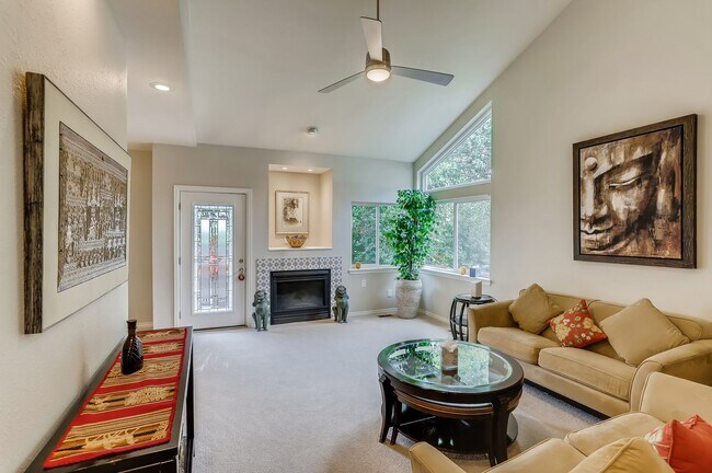 Building Photo - Lake views from this 4BDR home in Boulder CO!