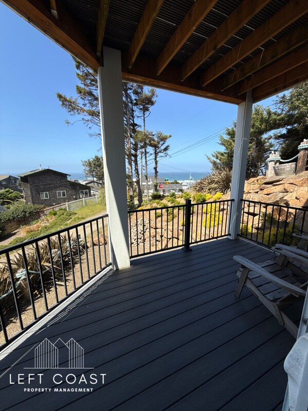 Building Photo - 6274 NE Port Dr
