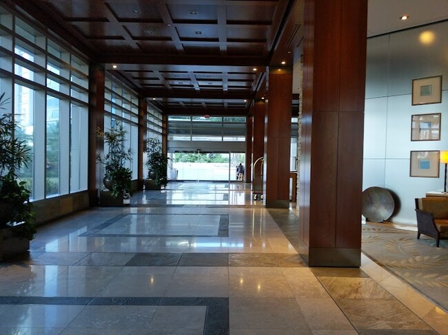 Lobby with Concierge - 1177 Queen St