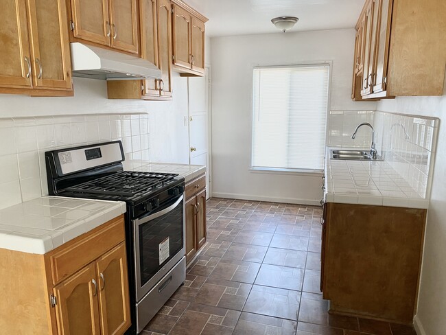 Building Photo - 3600 W 60th St