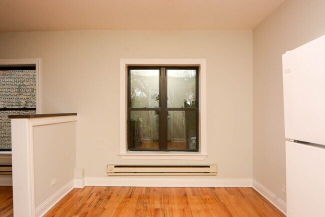 Foto del edificio - 6265 W Cornelia Ave