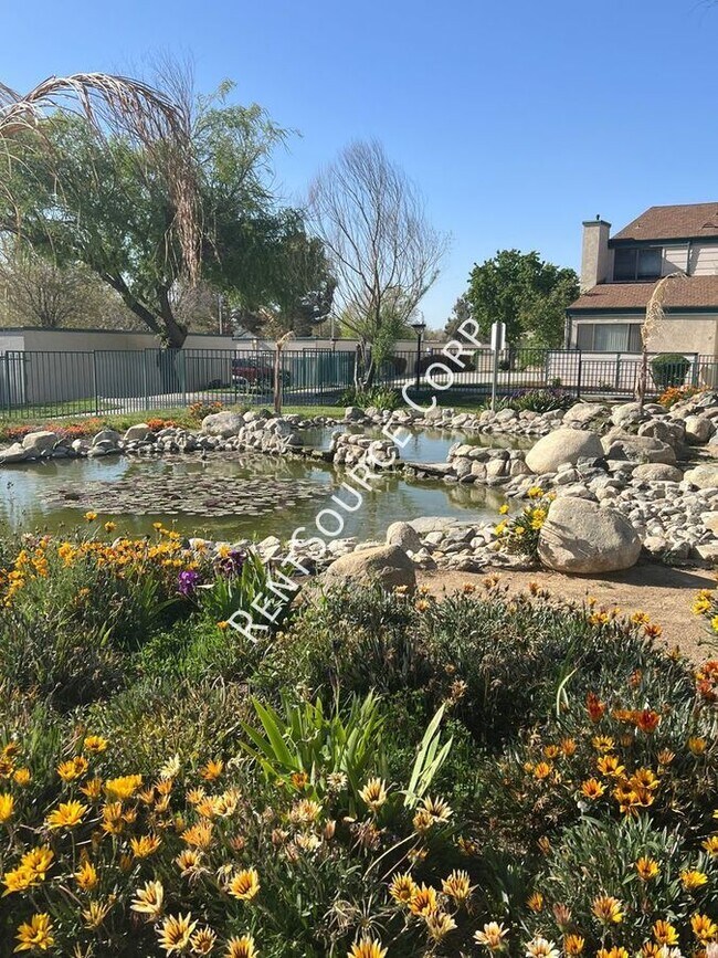 Building Photo - 2 bedroom 2 bathroom Townhome for rent in ...