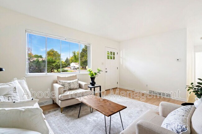 Foto del edificio - 328 N Roosevelt Ave