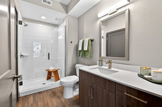 Model Bathroom - Sinclair at Palm Pointe