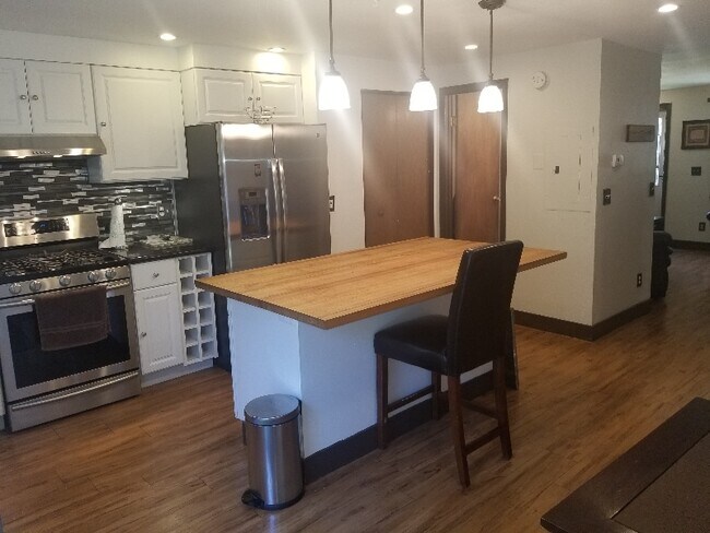 Foto del edificio - 3107 Riverside Dr