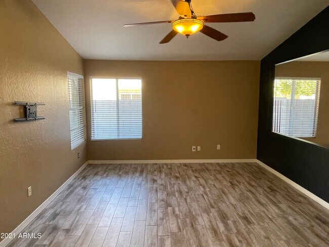 Building Photo - 2702 S Ananea