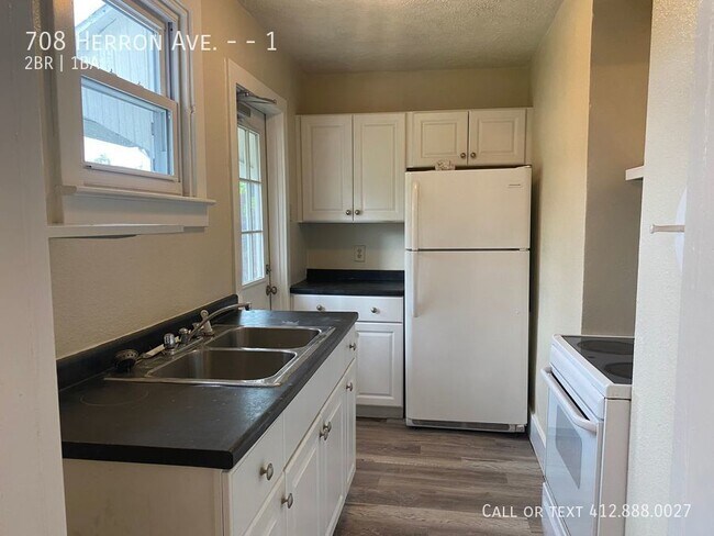 Building Photo - 2 bedroom 1 bath Verona
