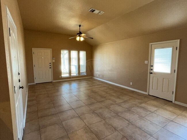 Foto del edificio - 5702 Aquarius Dr