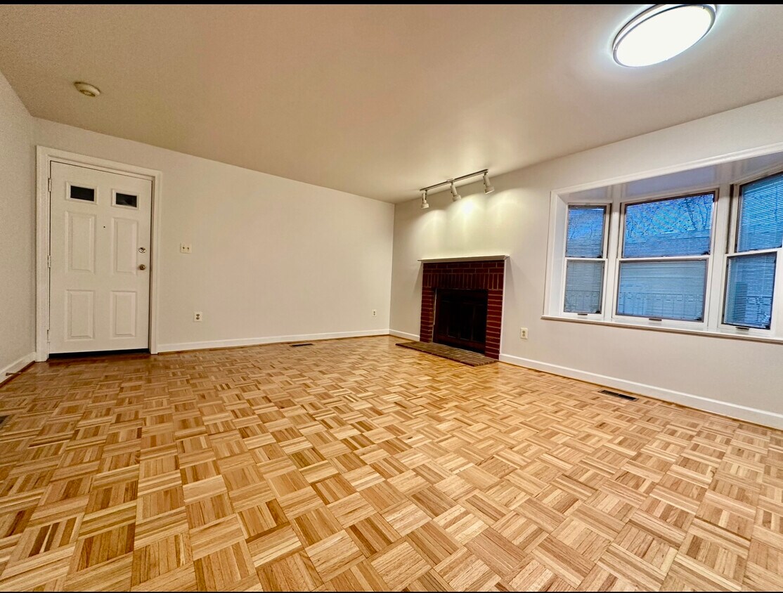 Foto principal - 921 Second St