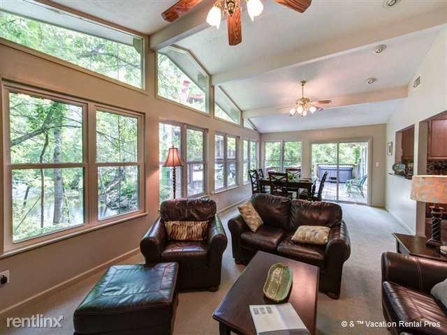 Foto del edificio - 320 Cottage Dr
