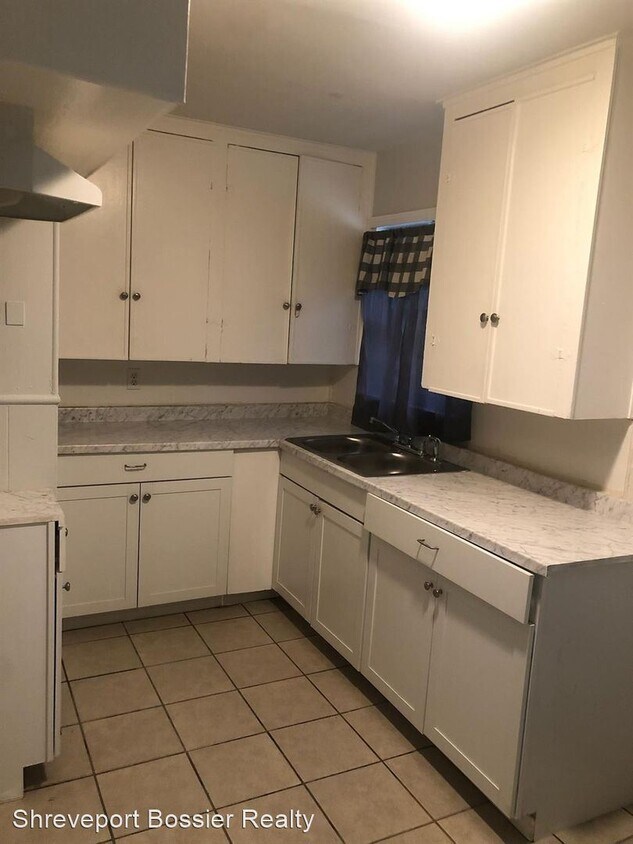 Building Photo - 3 br, 1 bath House - 6308 W Canal