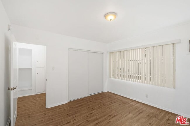 Foto del edificio - 7550 Fountain Ave