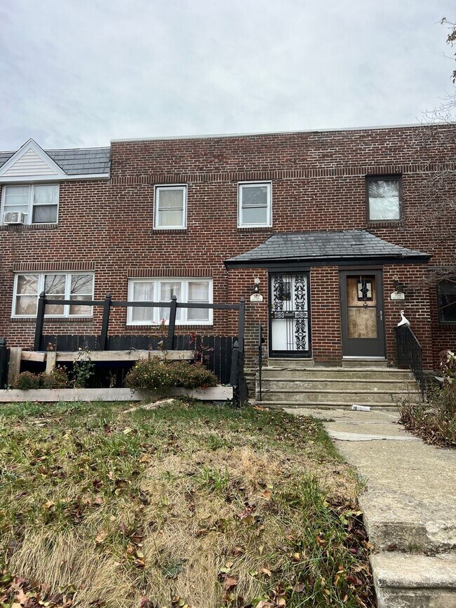 Building Photo - Stunning 3-Bedroom Townhome in Overbrook Park with Finished Basement! Available mid-March!