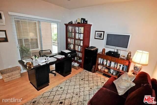 Building Photo - 2 br, 2 bath House - 4338 Redwood Ave # B115
