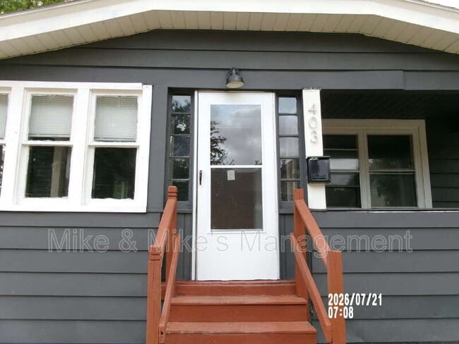 Building Photo - 403 N 61st St
