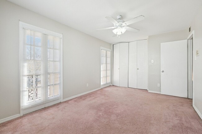 Building Photo - 4001 Georgetown Dr