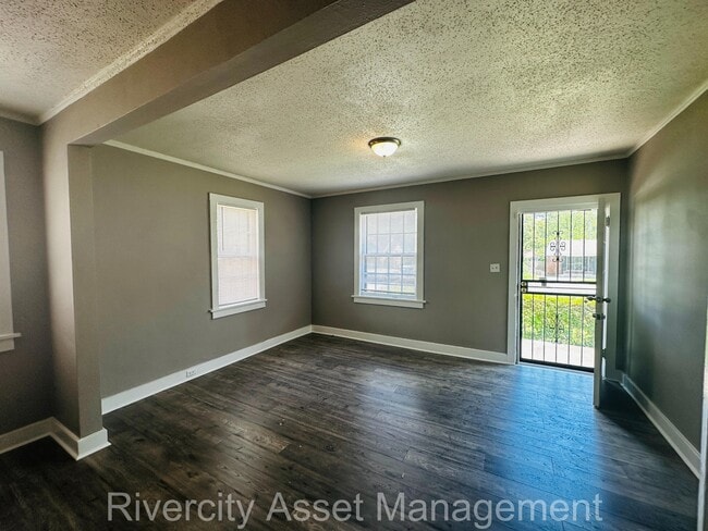 Building Photo - 949 Brower St