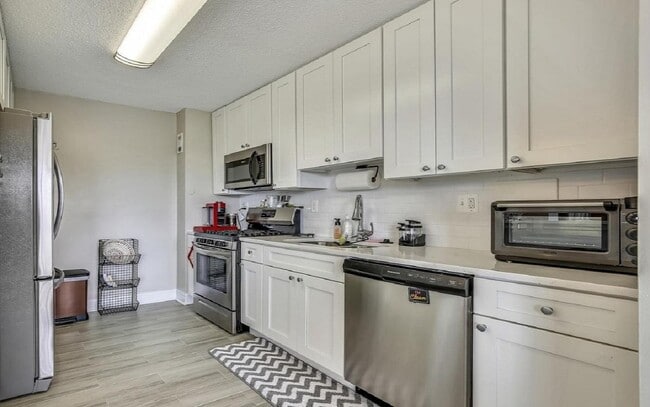 Building Photo - 1225 Martha Custis Dr