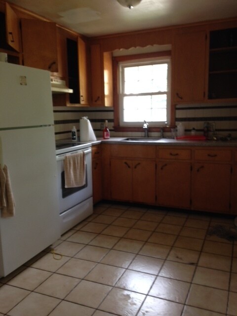 Building Photo - 230 Metropolitan Ave
