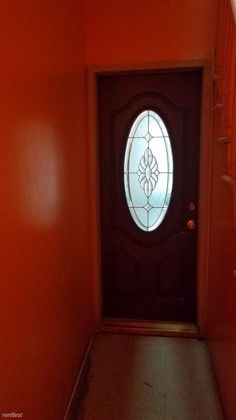 2 br, 1 bath - 31 Marcus Garvey Blvd - 2 br, 1 bath  - 31 Marcus Garvey Blvd
