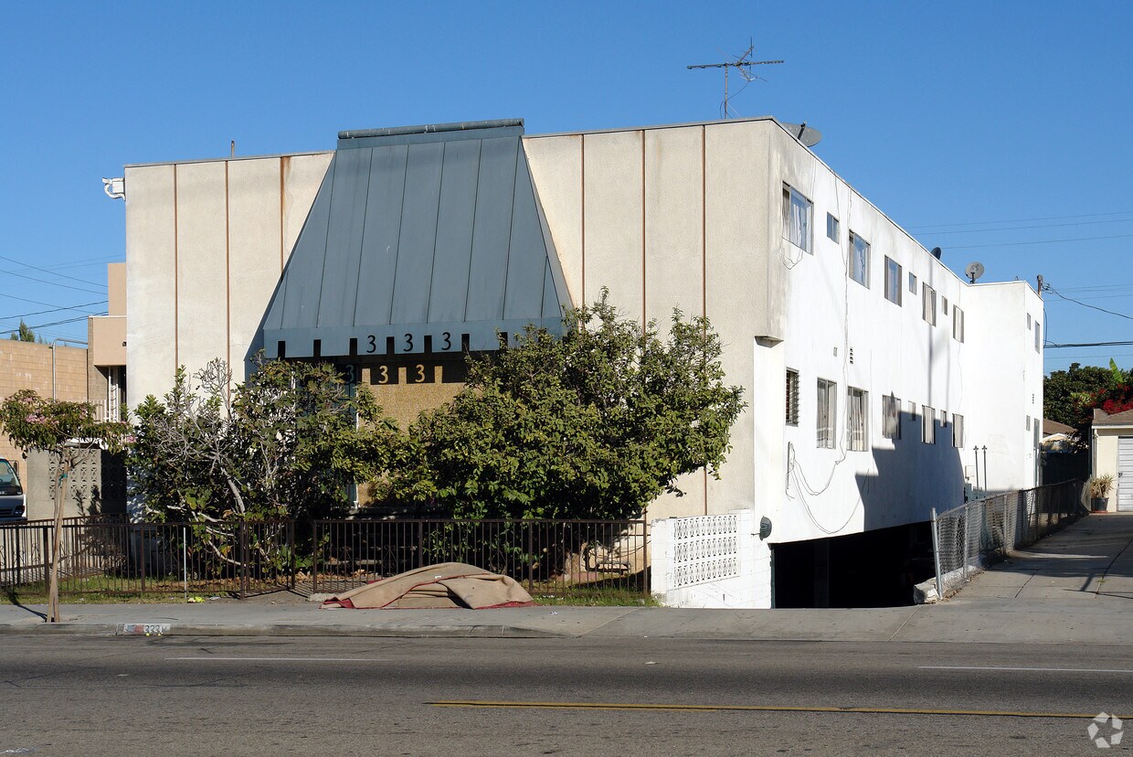 Building Photo - 333 W Arbor Vitae St